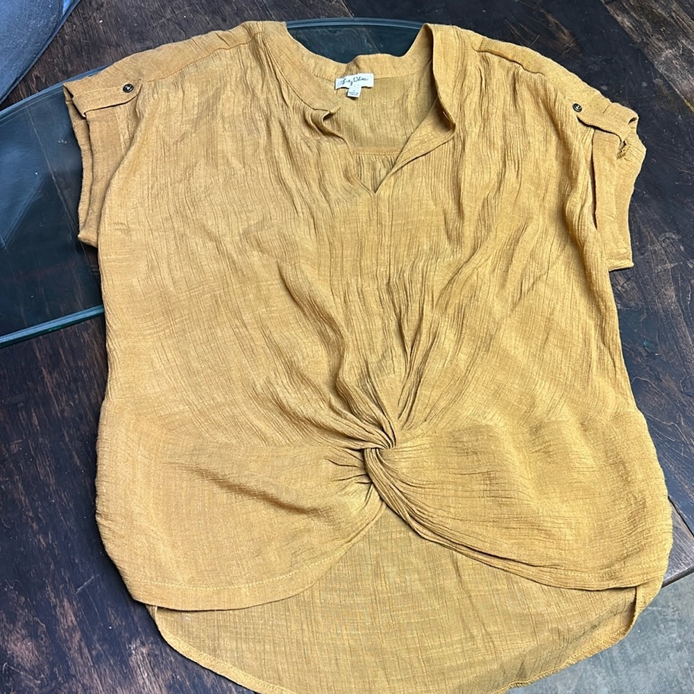 Lily white pullover top - rayon hi low - see photos